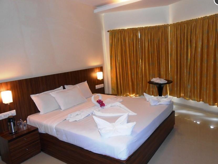 Jade Beach Resort Tirupporur Exterior foto